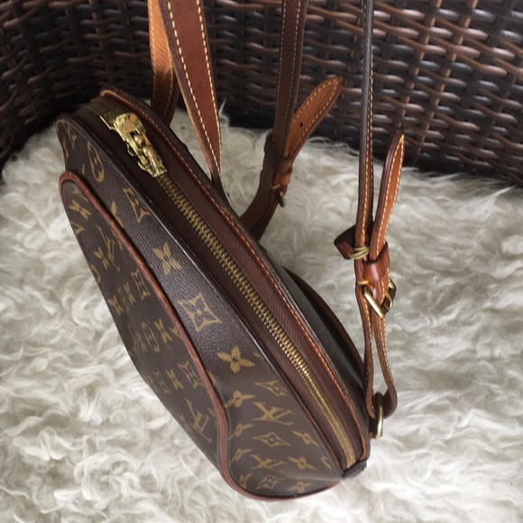 Authentic Louis Vuitton
Ellipse Backpack Monogram Canvas - Picture 5 of 16